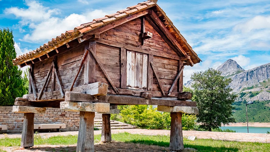 Imagen de un hórreo asturiano